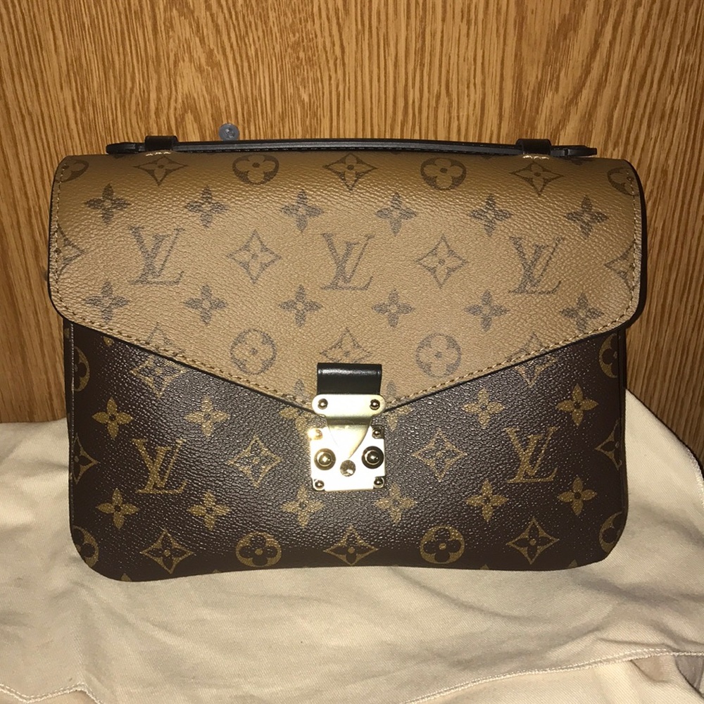 Louis Vuitton Reverse Pochette Metis